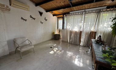 VENTA CASA  5 AMB CON PILETA  REMEDIOS DE ESCALADA
