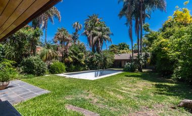 Venta Casa 7 amb con Parque y Pileta en Beccar