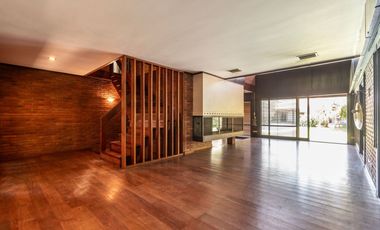 Venta Casa 7 amb con Parque y Pileta en Beccar