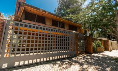 Venta Casa 7 amb con Parque y Pileta en Beccar