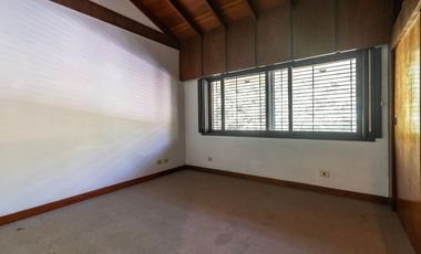 Venta Casa 7 amb con Parque y Pileta en Beccar