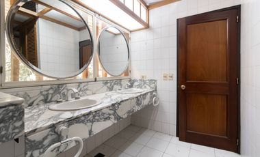 Venta Casa 7 amb con Parque y Pileta en Beccar