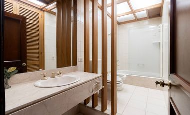 Venta Casa 7 amb con Parque y Pileta en Beccar