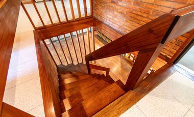 Venta Casa 7 amb con Parque y Pileta en Beccar