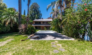 Venta Casa 7 amb con Parque y Pileta en Beccar