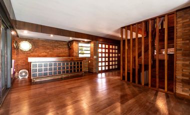 Venta Casa 7 amb con Parque y Pileta en Beccar