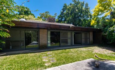 Venta Casa 7 amb con Parque y Pileta en Beccar