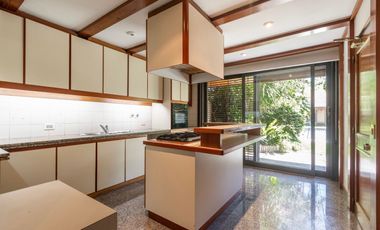 Venta Casa 7 amb con Parque y Pileta en Beccar