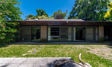 Venta Casa 7 amb con Parque y Pileta en Beccar