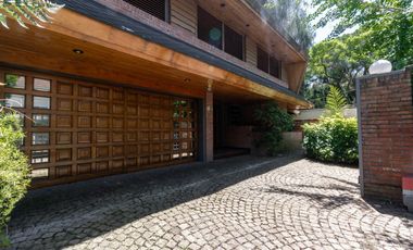 Venta Casa 7 amb con Parque y Pileta en Beccar