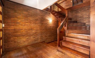 Venta Casa 7 amb con Parque y Pileta en Beccar