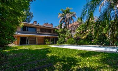 Venta Casa 7 amb con Parque y Pileta en Beccar