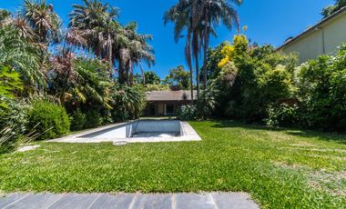 Venta Casa 7 amb con Parque y Pileta en Beccar