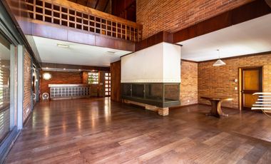 Venta Casa 7 amb con Parque y Pileta en Beccar