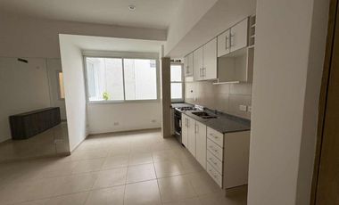 PH Belgrano s/expensas.1er piso. 2 dptos independientes. Terrazas. 8 ambientes. Reciclado. Estrenar.