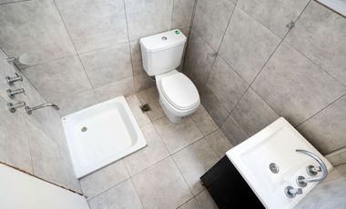 PH Belgrano s/expensas.1er piso. 2 dptos independientes. Terrazas. 8 ambientes. Reciclado. Estrenar.