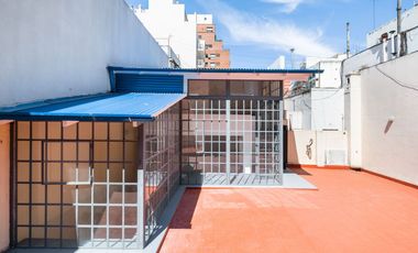 PH Belgrano s/expensas.1er piso. 2 dptos independientes. Terrazas. 8 ambientes. Reciclado. Estrenar.