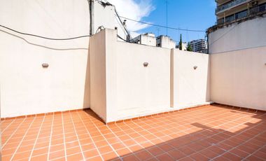 PH Belgrano s/expensas.1er piso. 2 dptos independientes. Terrazas. 8 ambientes. Reciclado. Estrenar.