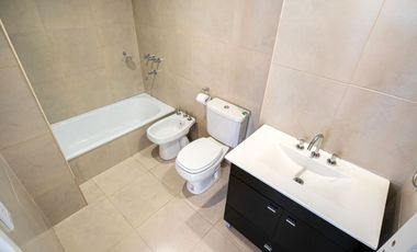 PH Belgrano s/expensas.1er piso. 2 dptos independientes. Terrazas. 8 ambientes. Reciclado. Estrenar.