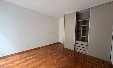 PH Belgrano s/expensas.1er piso. 2 dptos independientes. Terrazas. 8 ambientes. Reciclado. Estrenar.