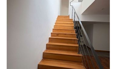 PH Belgrano s/expensas.1er piso. 2 dptos independientes. Terrazas. 8 ambientes. Reciclado. Estrenar.