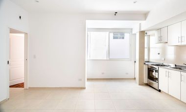 PH Belgrano s/expensas.1er piso. 2 dptos independientes. Terrazas. 8 ambientes. Reciclado. Estrenar.