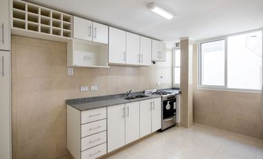 PH Belgrano s/expensas.1er piso. 2 dptos independientes. Terrazas. 8 ambientes. Reciclado. Estrenar.