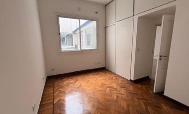 PH Belgrano s/expensas.1er piso. 2 dptos independientes. Terrazas. 8 ambientes. Reciclado. Estrenar.