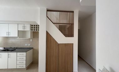 PH Belgrano s/expensas.1er piso. 2 dptos independientes. Terrazas. 8 ambientes. Reciclado. Estrenar.