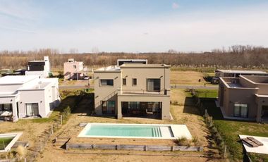 ALQUILER ANUAL  - CASA - BARRIO CERRADO SAN SEBASTIAN- PILAR- A LA LAGUNA