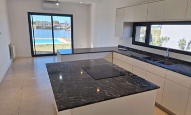 ALQUILER ANUAL  - CASA - BARRIO CERRADO SAN SEBASTIAN- PILAR- A LA LAGUNA