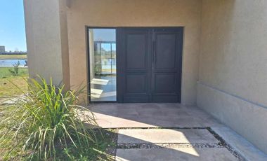 ALQUILER ANUAL  - CASA - BARRIO CERRADO SAN SEBASTIAN- PILAR- A LA LAGUNA