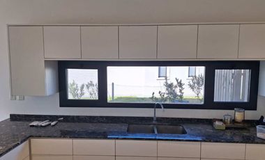 ALQUILER ANUAL  - CASA - BARRIO CERRADO SAN SEBASTIAN- PILAR- A LA LAGUNA