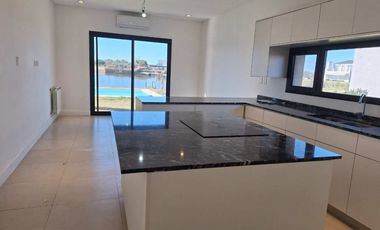 ALQUILER ANUAL  - CASA - BARRIO CERRADO SAN SEBASTIAN- PILAR- A LA LAGUNA