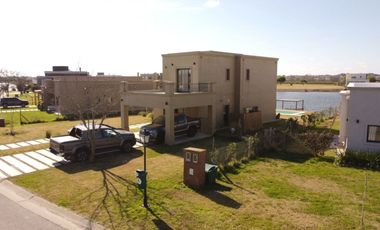 ALQUILER ANUAL  - CASA - BARRIO CERRADO SAN SEBASTIAN- PILAR- A LA LAGUNA