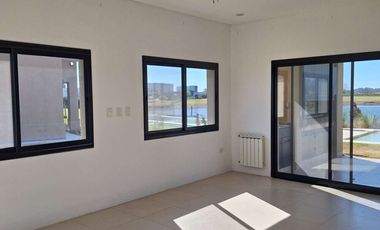 ALQUILER ANUAL  - CASA - BARRIO CERRADO SAN SEBASTIAN- PILAR- A LA LAGUNA