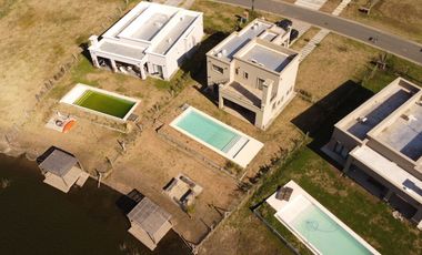 ALQUILER ANUAL  - CASA - BARRIO CERRADO SAN SEBASTIAN- PILAR- A LA LAGUNA