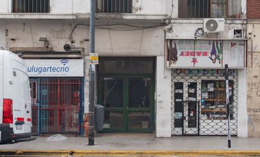 Monoambiente con patio en PB y bajas expensas.