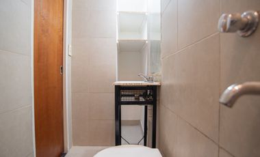 Monoambiente con patio en PB y bajas expensas.