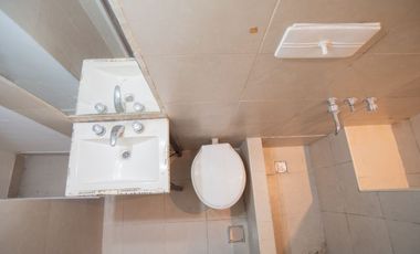 Monoambiente con patio en PB y bajas expensas.