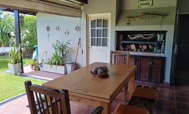 CASA 3 DORMITORIOS - BARRIO PARQUE EL TALAR -