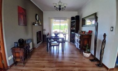 CASA 3 DORMITORIOS - BARRIO PARQUE EL TALAR -