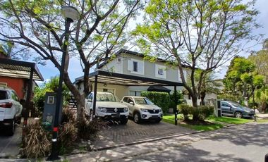 CASA 3 DORMITORIOS - BARRIO PARQUE EL TALAR -