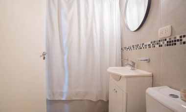 Monoambiente tipo estudio con balcón aterrazado y pileta.