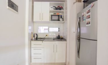 Monoambiente tipo estudio con balcón aterrazado y pileta.