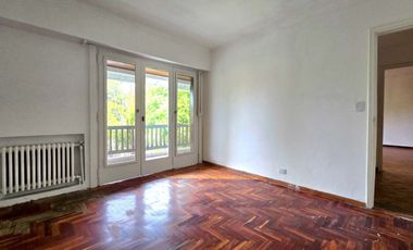 VENTA CASA MARTINEZ 8 AMBIENTES PILETA COCHERAS