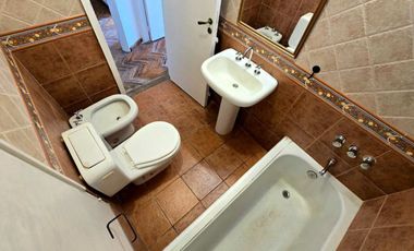 VENTA CASA MARTINEZ 8 AMBIENTES PILETA COCHERAS