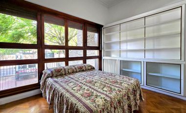 VENTA CASA MARTINEZ 8 AMBIENTES PILETA COCHERAS