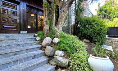 VENTA CASA MARTINEZ 8 AMBIENTES PILETA COCHERAS