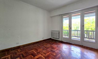 VENTA CASA MARTINEZ 8 AMBIENTES PILETA COCHERAS